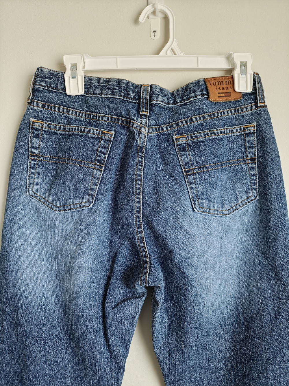 Vintage Tommy Hilfiger Jeans in  Medium Blue Wash - Picture 4 of 12